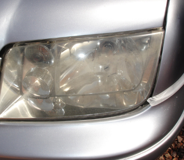 Farol opaco antes do tratamento